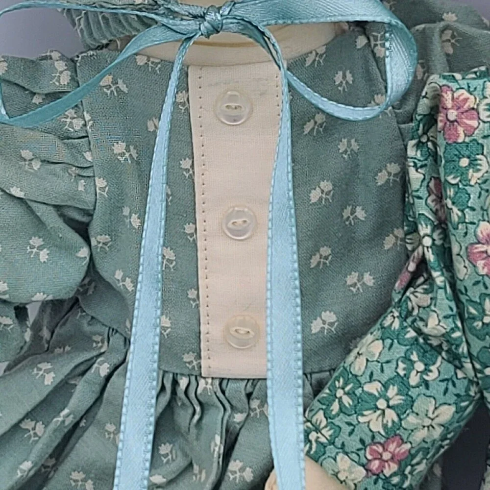 Unbranded cloth dolls